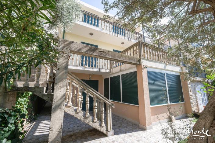 Image No.3-Maison de 8 chambres à vendre à Sveti Stefan