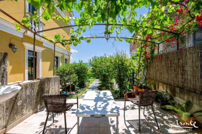 Image No.17-6 Bed House for sale