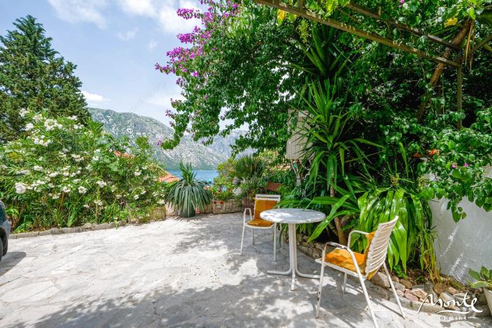 Image No.3-Chalet de 4 chambres à vendre à Kotor