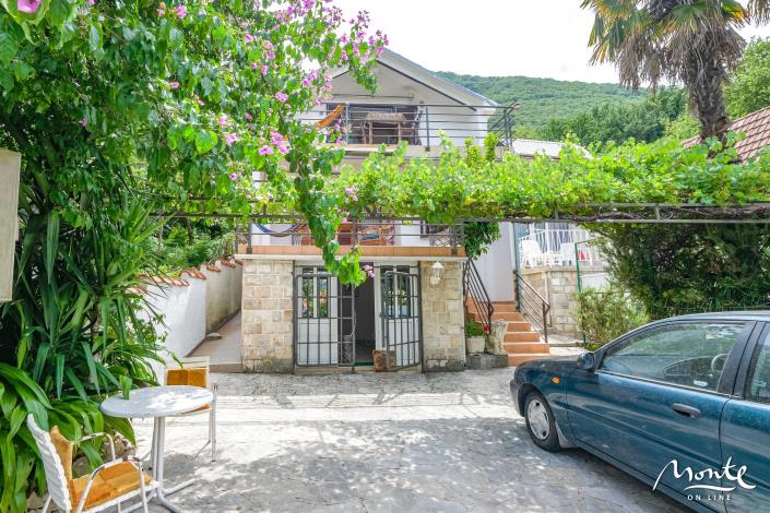 Image No.5-Chalet de 4 chambres à vendre à Kotor