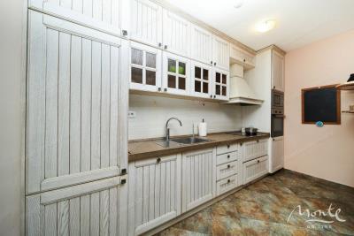 komfortnaya-4-etazhnaya-villa-v-bechichi-s-bassejnom-i-panoramnym-vidom_06