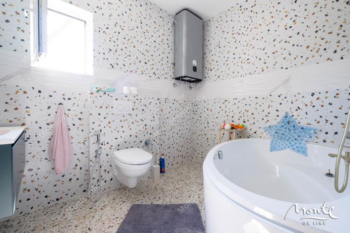 Image No.17-3 Bed House for sale