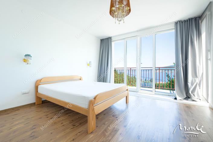 Image No.19-3 Bed House for sale