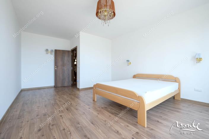 Image No.20-3 Bed House for sale