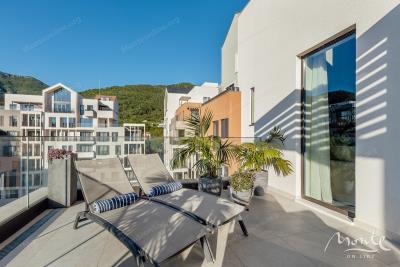 novyj-penthaus-v-porto-montenegro-s-potryasayushhim-vidom-na-boka-kotorskij-zaliv_05