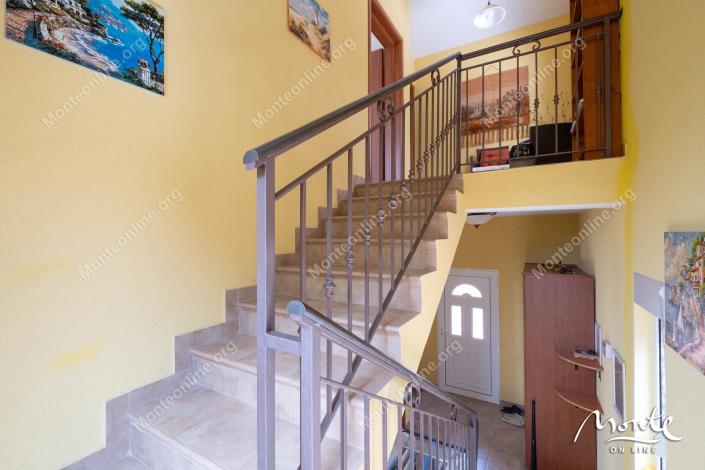 Image No.17-3 Bed House for sale