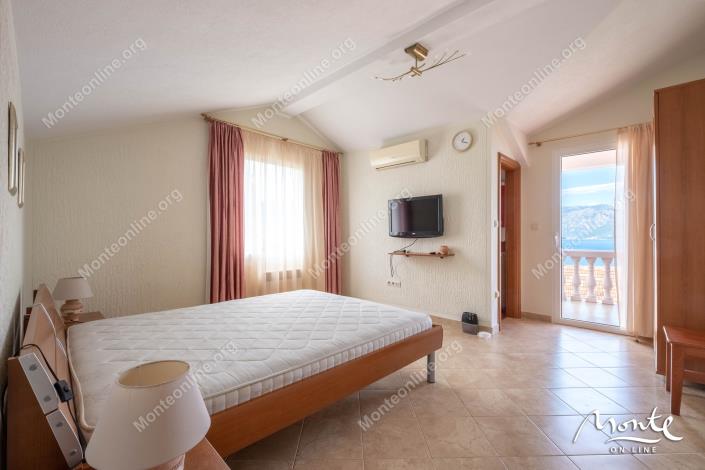 Image No.19-3 Bed House for sale