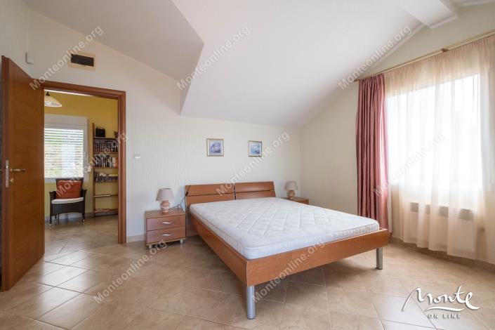 Image No.20-3 Bed House for sale