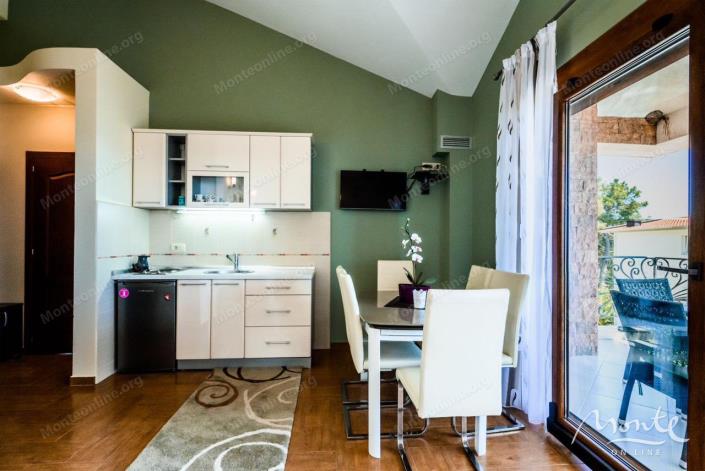 Image No.19-3 Bed House for sale