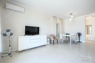 prostornaya-1-spalnaya-kvartira-v-biele-u-morya-s-bassejnom_05