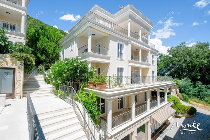 Image No.33-3 Bed Flat for sale