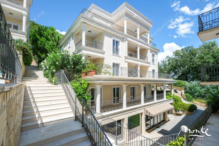 Image No.35-3 Bed Flat for sale