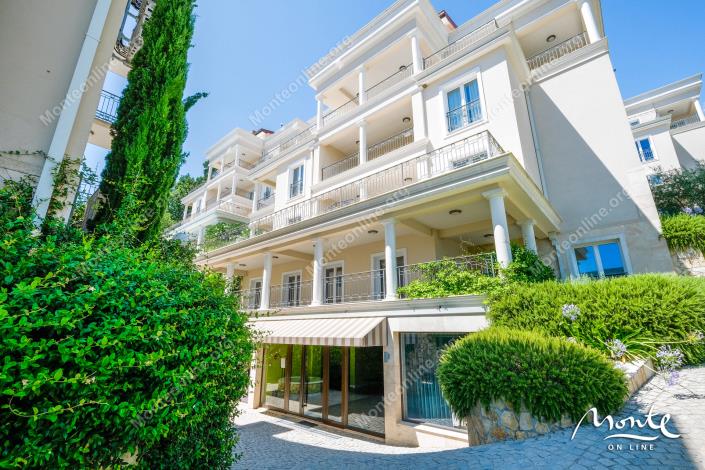 Image No.37-3 Bed Flat for sale