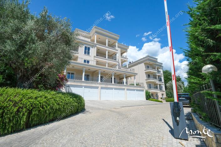 Image No.40-3 Bed Flat for sale