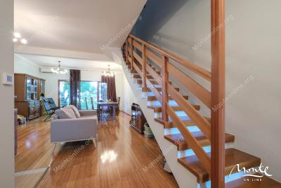 uyutnyj-tryohkomnatnyj-dupleks-s-vidom-na-more-risan_08