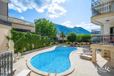 prostornaya-kvartira-s-2-spalnyami-v-dobrote-pochti-pervaya-liniya-u-morya_02