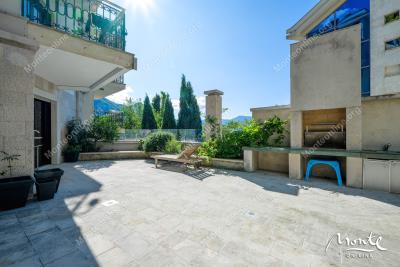 prostornaya-kvartira-s-2-spalnyami-v-dobrote-pochti-pervaya-liniya-u-morya_07