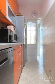 kvartira-s-2-spalnyami-na-pervoj-linii-v-dobrote_13