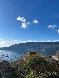 uyutnaya-kvartira-s-1-spalnej-terrasoj-i-luzhajkoj-v-herczeg-novi_10