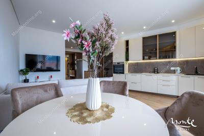 novyj-apartament-s-2-spalnyami-v-sovremennom-zhilom-dome-v-tivate_03