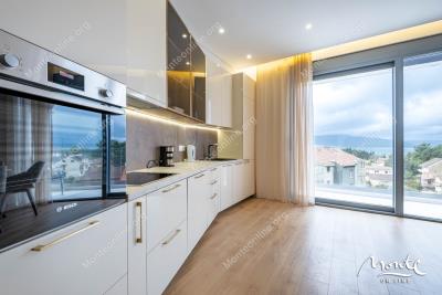 novyj-apartament-s-2-spalnyami-v-sovremennom-zhilom-dome-v-tivate_09