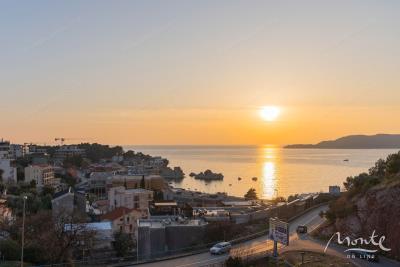 prostornaya-kvartira-s-3-spalnyami-i-panoramnym-vidom-na-more-v-przhno_03