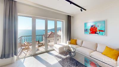 svetlaya-studiya-s-panoramnym-vidom-na-more-v-marina-village-lustica-bay_02-1