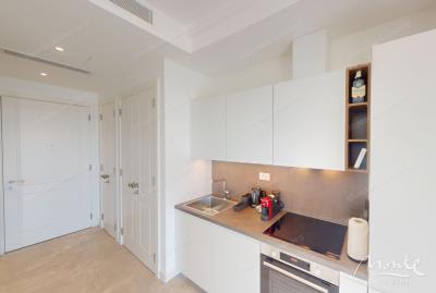 svetlaya-studiya-s-panoramnym-vidom-na-more-v-marina-village-lustica-bay_08-1