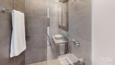 svetlaya-studiya-s-panoramnym-vidom-na-more-v-marina-village-lustica-bay_12