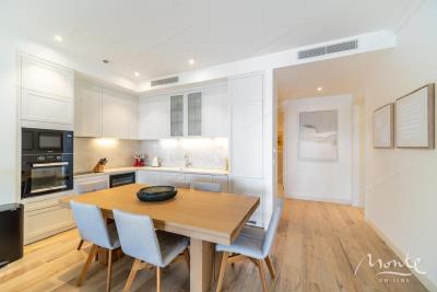 dizajnerskaya-2-spalnaya-kvartira-s-vidom-na-more-v-marina-village-lustica-bay_13