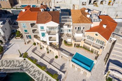 sovremennaya-1-spalnaya-kvartira-s-vidom-na-adriatiku-v-marina-village-lustica-bay_04