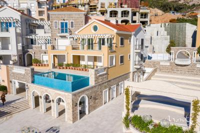 sovremennaya-1-spalnaya-kvartira-s-vidom-na-adriatiku-v-marina-village-lustica-bay_03