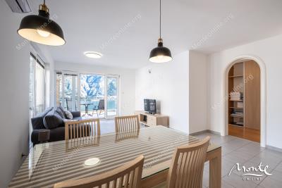 kvartira-s-2-spalnyami-s-vidom-na-more-i-staryj-kotor-v-muo_09