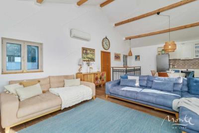 uyutnaya-villa-s-bassejnom-i-prostornoj-terrasoj-v-kavache-tivat_08