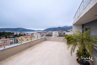 prostornaya-kvartira-s-2-spalnyami-panoramnym-vidom-na-more-i-bolshoj-terrasoj-v-tivate_01