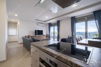 prostornaya-kvartira-s-2-spalnyami-panoramnym-vidom-na-more-i-bolshoj-terrasoj-v-tivate_08