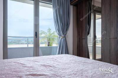 prostornaya-kvartira-s-2-spalnyami-panoramnym-vidom-na-more-i-bolshoj-terrasoj-v-tivate_13