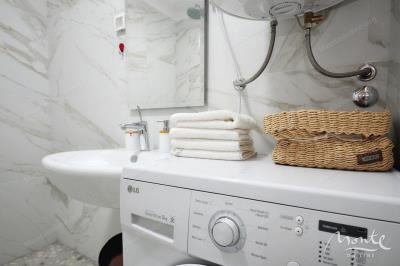 elegantnaya-rezidencziya-s-panoramnym-vidom-na-more-v-dobrote_14