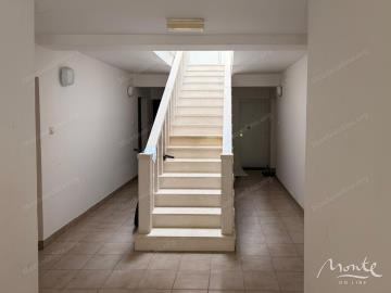 kvartira-s-1-spalnej-v-sveti-stefane-s-vidom-na-more_09