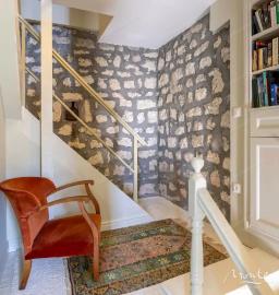 otrestavrirovannyj-kamennyj-dom-s-vidom-na-more-v-dzhurichi-kotorskij-zaliv_09