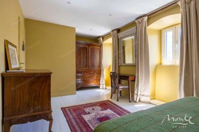 otrestavrirovannyj-kamennyj-dom-s-vidom-na-more-v-dzhurichi-kotorskij-zaliv_11