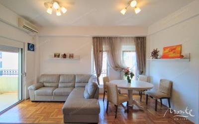 kvartira-s-1-spalnej-v-klubnom-dome-s-bassejnom-v-budve_04