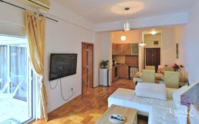 uyutnaya-kvartira-s-1-spalnej-v-klubnom-dome-s-bassejnom-v-budve_05