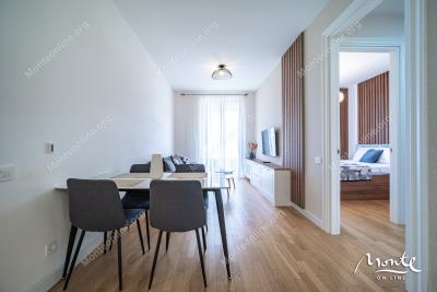 svetlaya-kvartira-s-2-spalnyami-v-komplekse-skyline-resort-bechichi_07