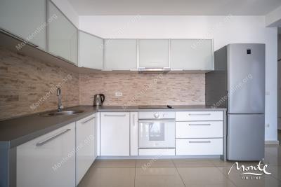 kvartira-s-1-spalnej-v-dobrote-s-vidom-na-more-i-prostornoj-terrasoj_10