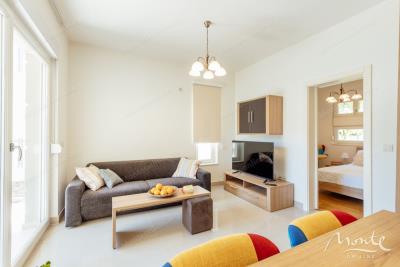 kvartira-s-1-spalnej-v-risane-na-1-linii-s-panoramnym-vidom-na-more-i-parkovkoj_03