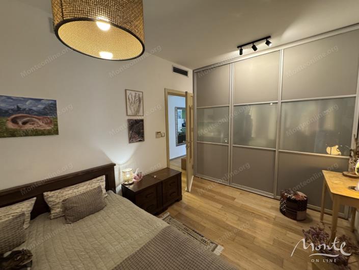 Image No.8-2 Bed Flat for sale