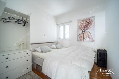 svetlaya-kvartira-s-2-spalnyami-terrasoj-i-parkingom-v-tivate-donya-lastva_15