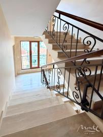 kvartira-s-1-spalnej-s-panoramnym-vidom-na-more-v-gorode-petrovacz_10