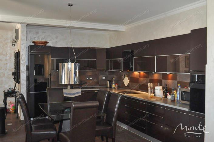 Image No.18-3 Bed House for sale